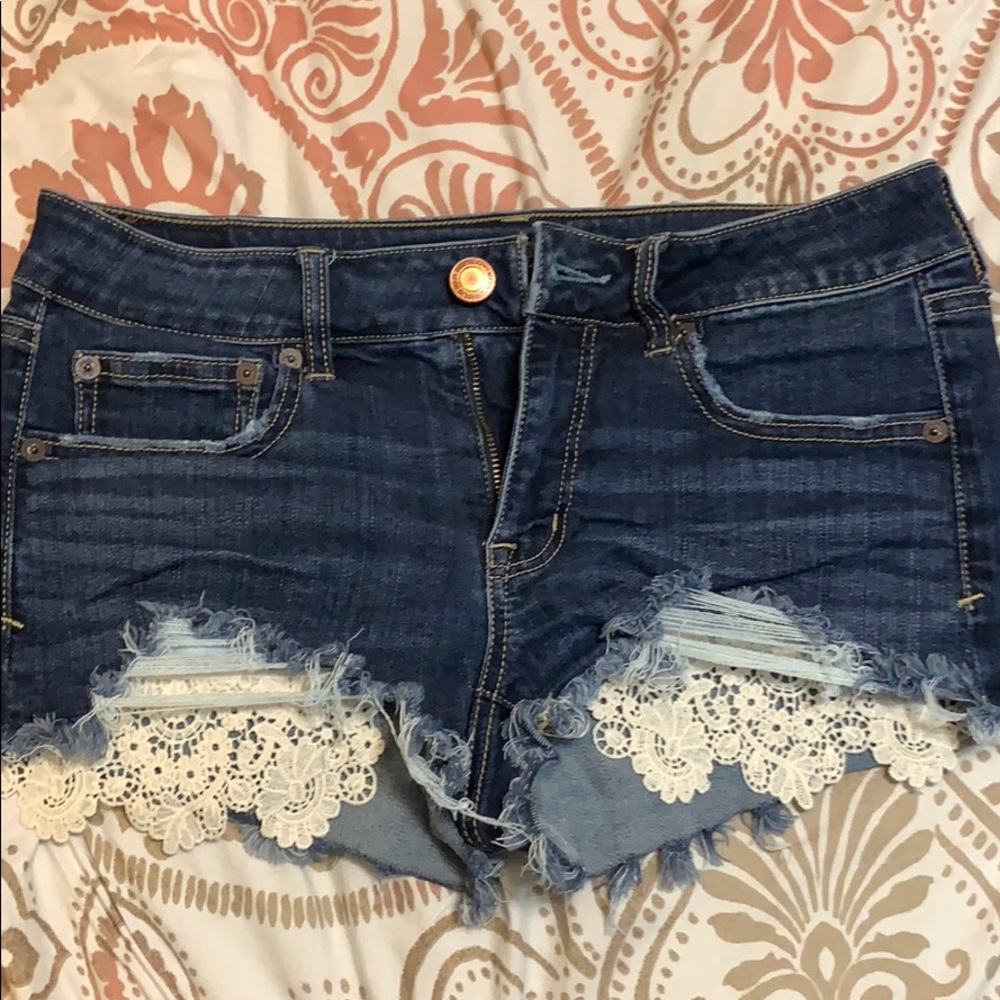 American Eagle shorts with lace